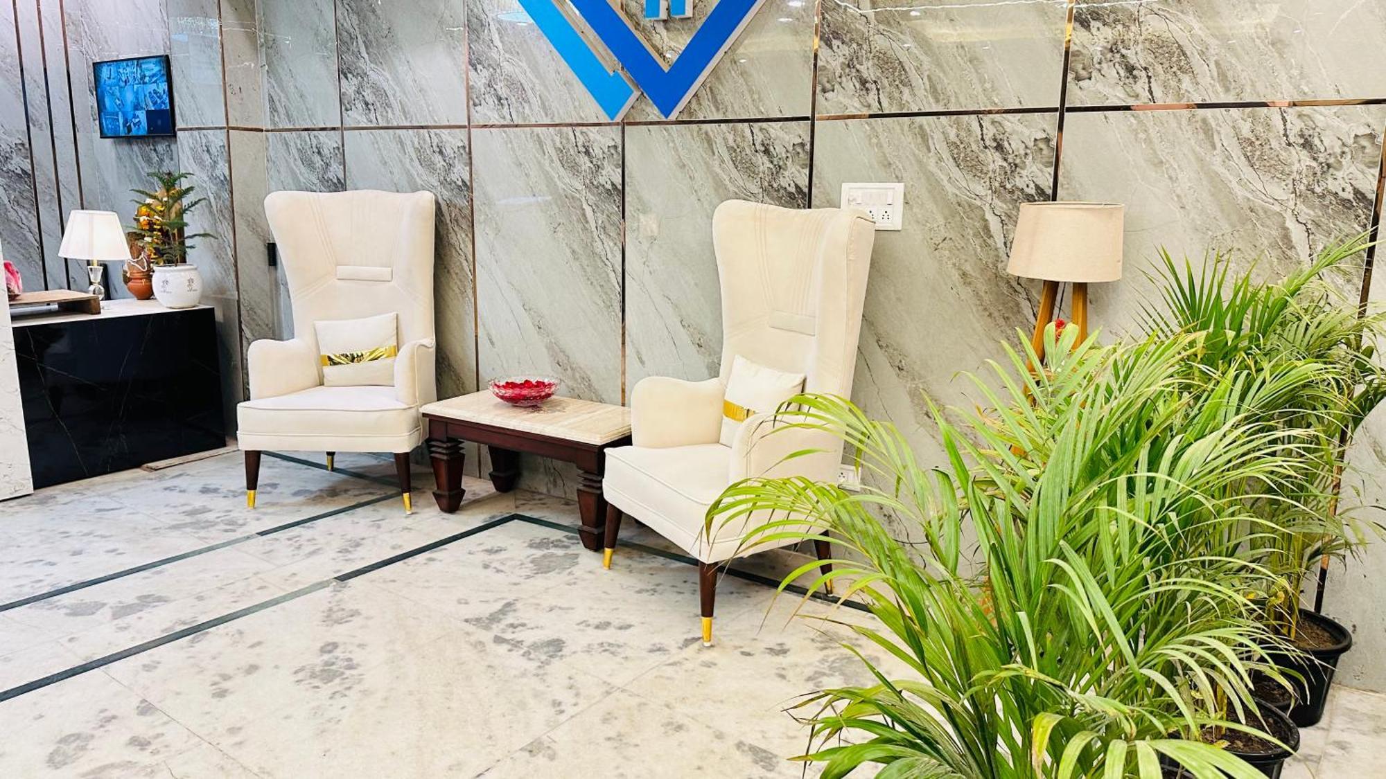 Hotel Vvs Near Delhi Airport 新德里 外观 照片
